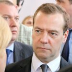 Medvedev rád prekresľuje hranice Ruska. Kam až zájde jeho mapka, ktorá sa stále rozpína? Aj toto priniesol vojnový týždeň